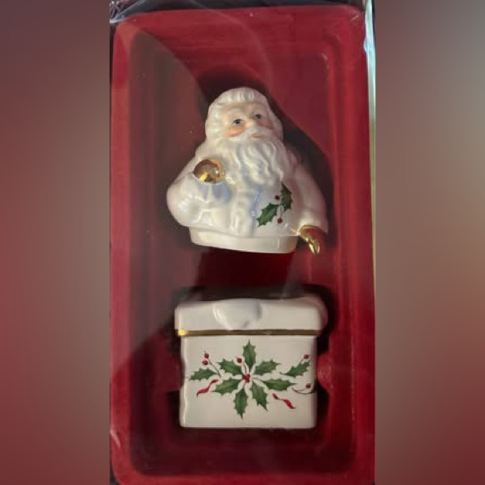 NEW Santa Atop Chimney Stackable Salt & Pepper